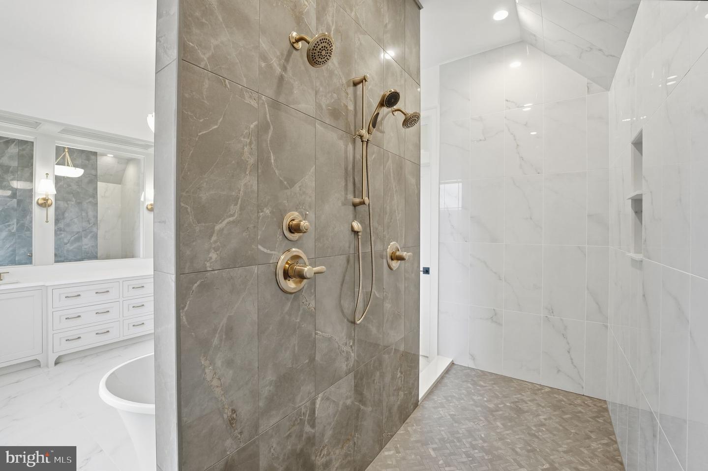 4410 DOGWOOD TREE CT, HAYMARKET, Virginia 20169, 5 Bedrooms Bedrooms, 11 Rooms Rooms,5 BathroomsBathrooms,Residential,For sale,4410 DOGWOOD TREE CT,VAPW2105610 MLS # VAPW2105610