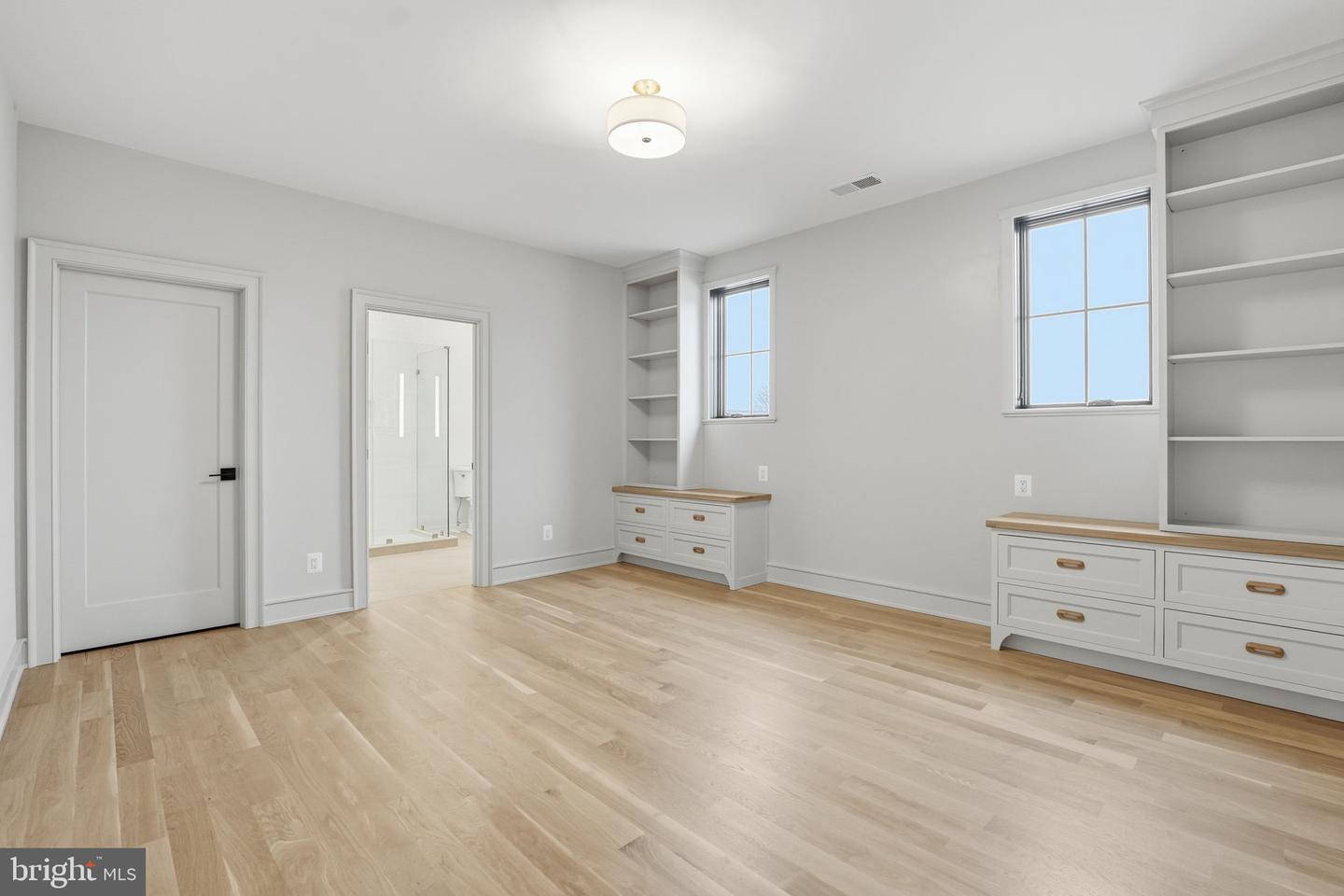 4410 DOGWOOD TREE CT, HAYMARKET, Virginia 20169, 5 Bedrooms Bedrooms, 11 Rooms Rooms,5 BathroomsBathrooms,Residential,For sale,4410 DOGWOOD TREE CT,VAPW2105610 MLS # VAPW2105610