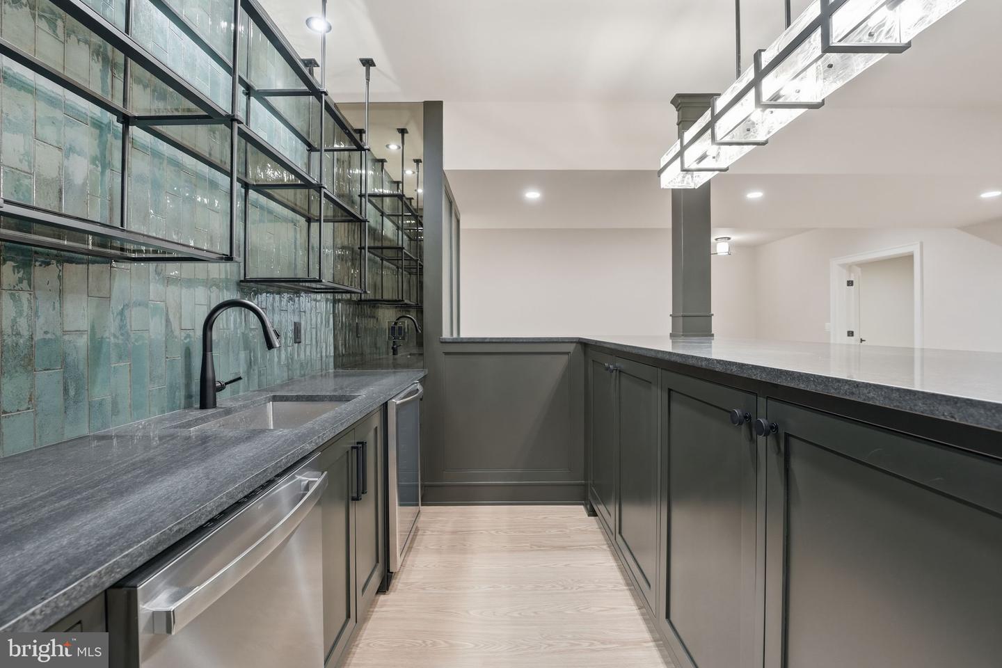 4410 DOGWOOD TREE CT, HAYMARKET, Virginia 20169, 5 Bedrooms Bedrooms, 11 Rooms Rooms,5 BathroomsBathrooms,Residential,For sale,4410 DOGWOOD TREE CT,VAPW2105610 MLS # VAPW2105610