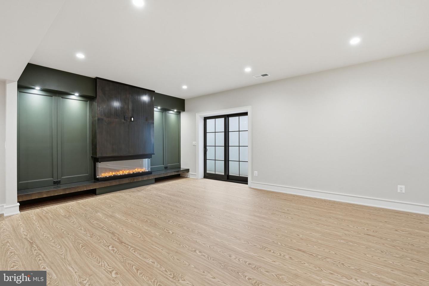 4410 DOGWOOD TREE CT, HAYMARKET, Virginia 20169, 5 Bedrooms Bedrooms, 11 Rooms Rooms,5 BathroomsBathrooms,Residential,For sale,4410 DOGWOOD TREE CT,VAPW2105610 MLS # VAPW2105610