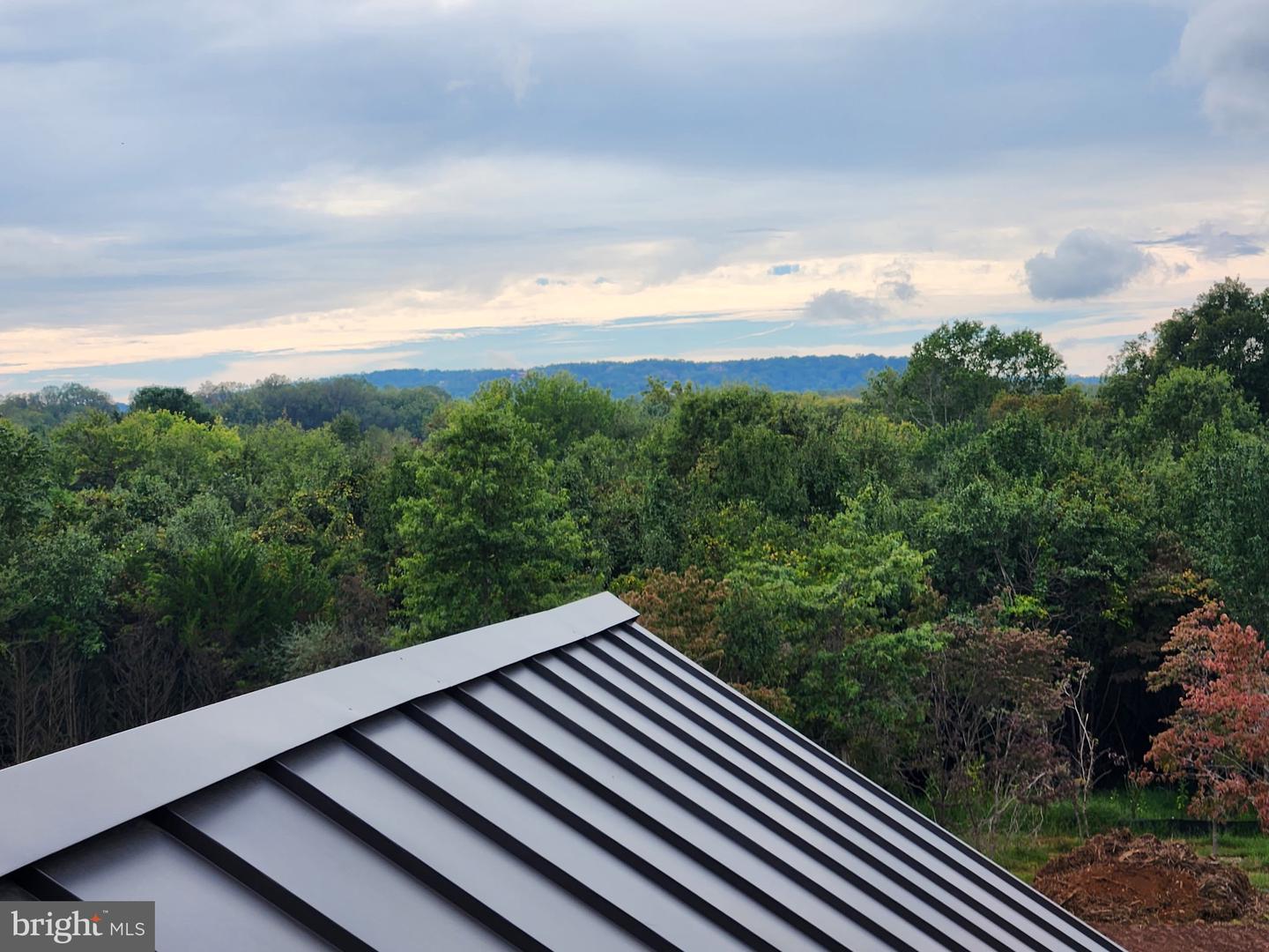 4410 DOGWOOD TREE CT, HAYMARKET, Virginia 20169, 5 Bedrooms Bedrooms, 11 Rooms Rooms,5 BathroomsBathrooms,Residential,For sale,4410 DOGWOOD TREE CT,VAPW2105610 MLS # VAPW2105610