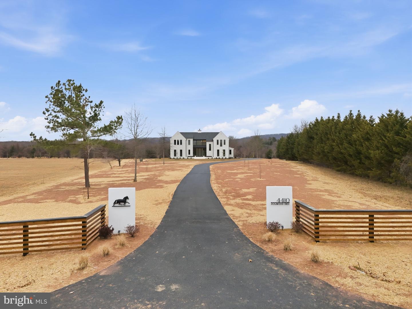 4410 DOGWOOD TREE CT, HAYMARKET, Virginia 20169, 5 Bedrooms Bedrooms, 11 Rooms Rooms,5 BathroomsBathrooms,Residential,For sale,4410 DOGWOOD TREE CT,VAPW2105610 MLS # VAPW2105610