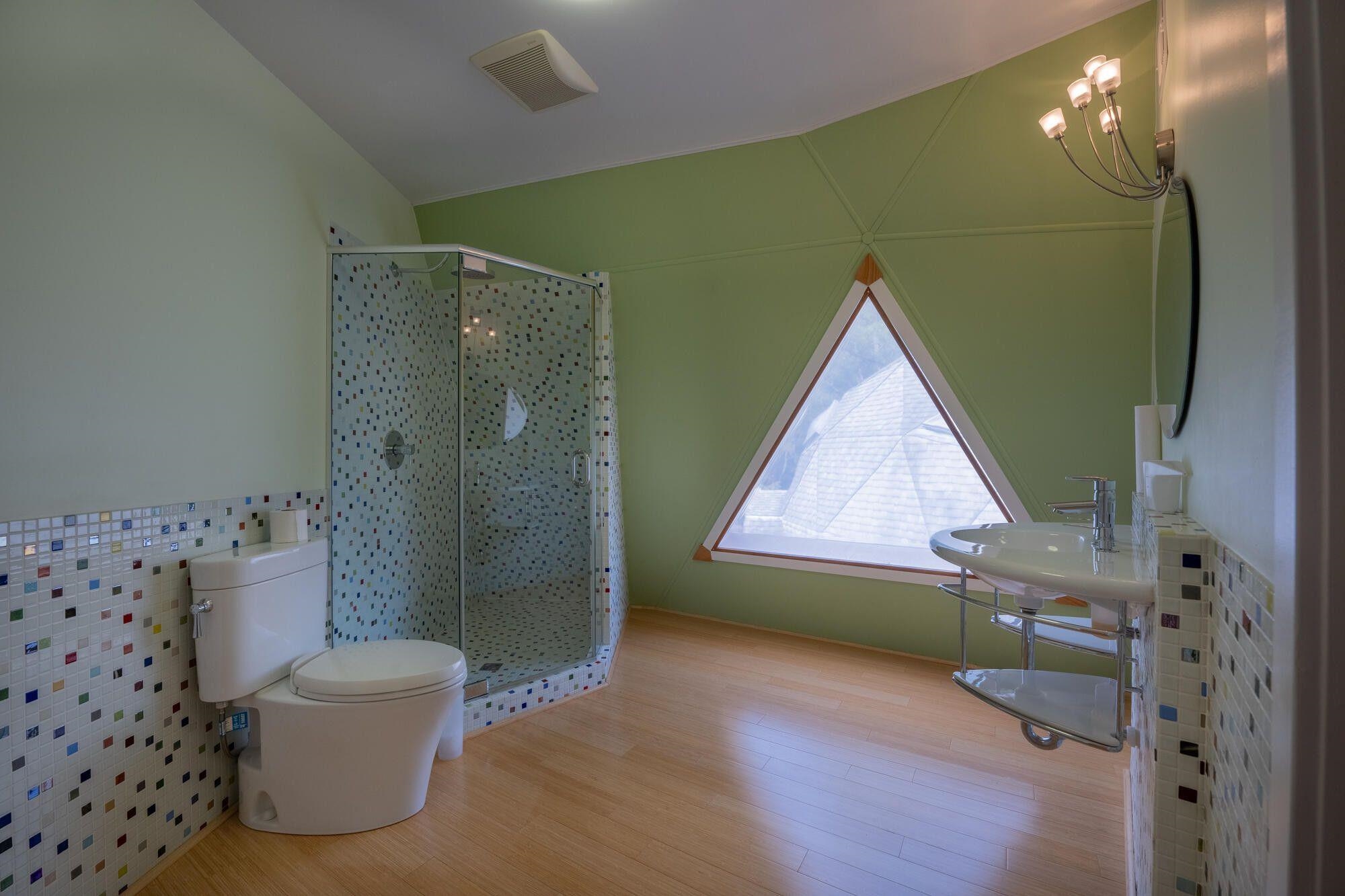 2nd floor guest Bath.