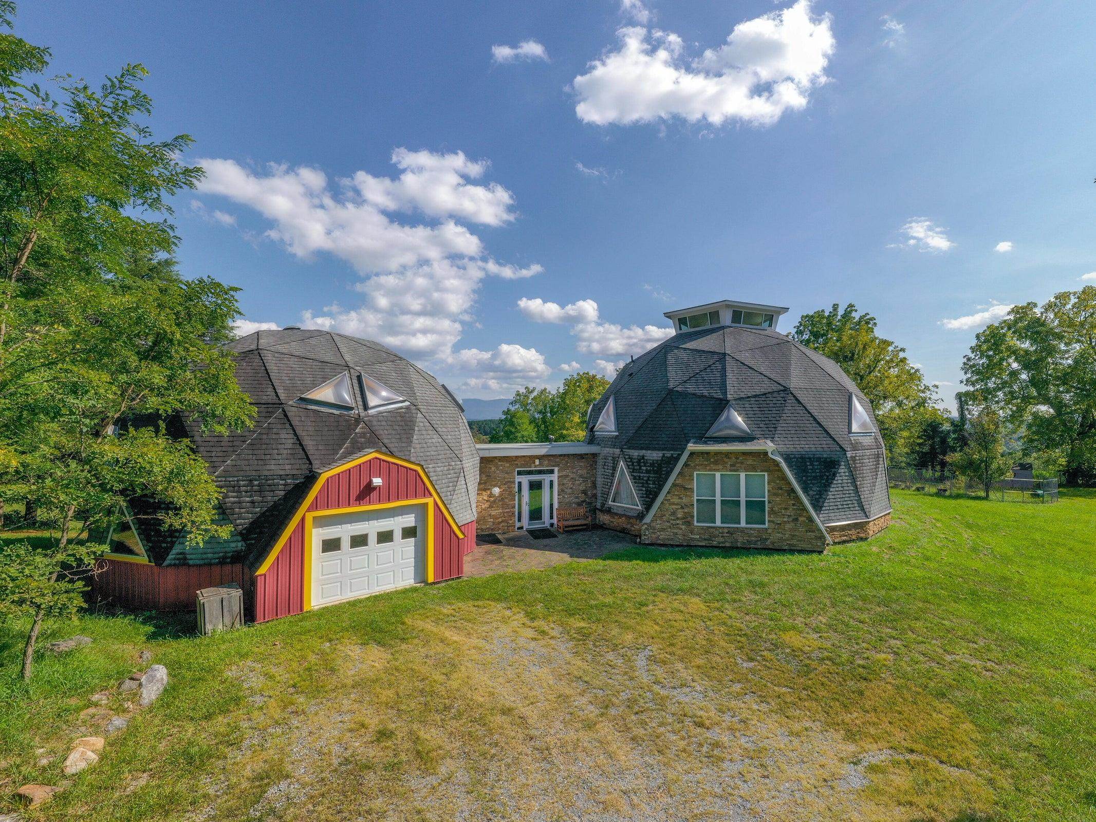 Two well-built dome houses, connected by a vestibule.