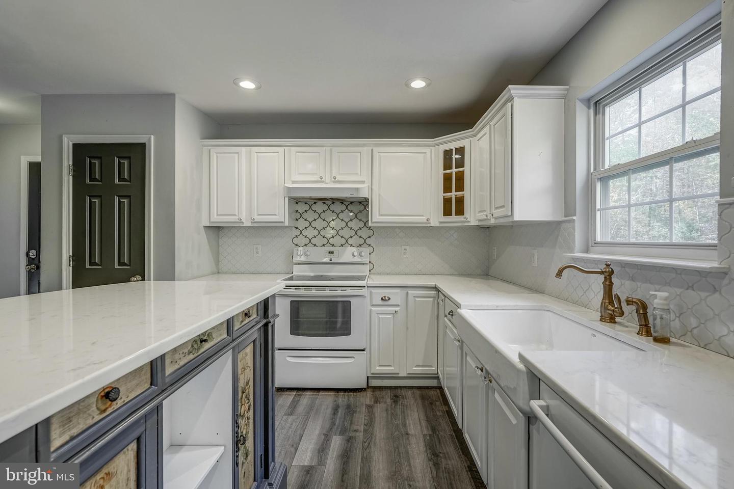 406 SAINT IVY AVE, TROY, Virginia 22974, 4 Bedrooms Bedrooms, 14 Rooms Rooms,2 BathroomsBathrooms,Residential,For sale,406 SAINT IVY AVE,VALA2008812 MLS # VALA2008812