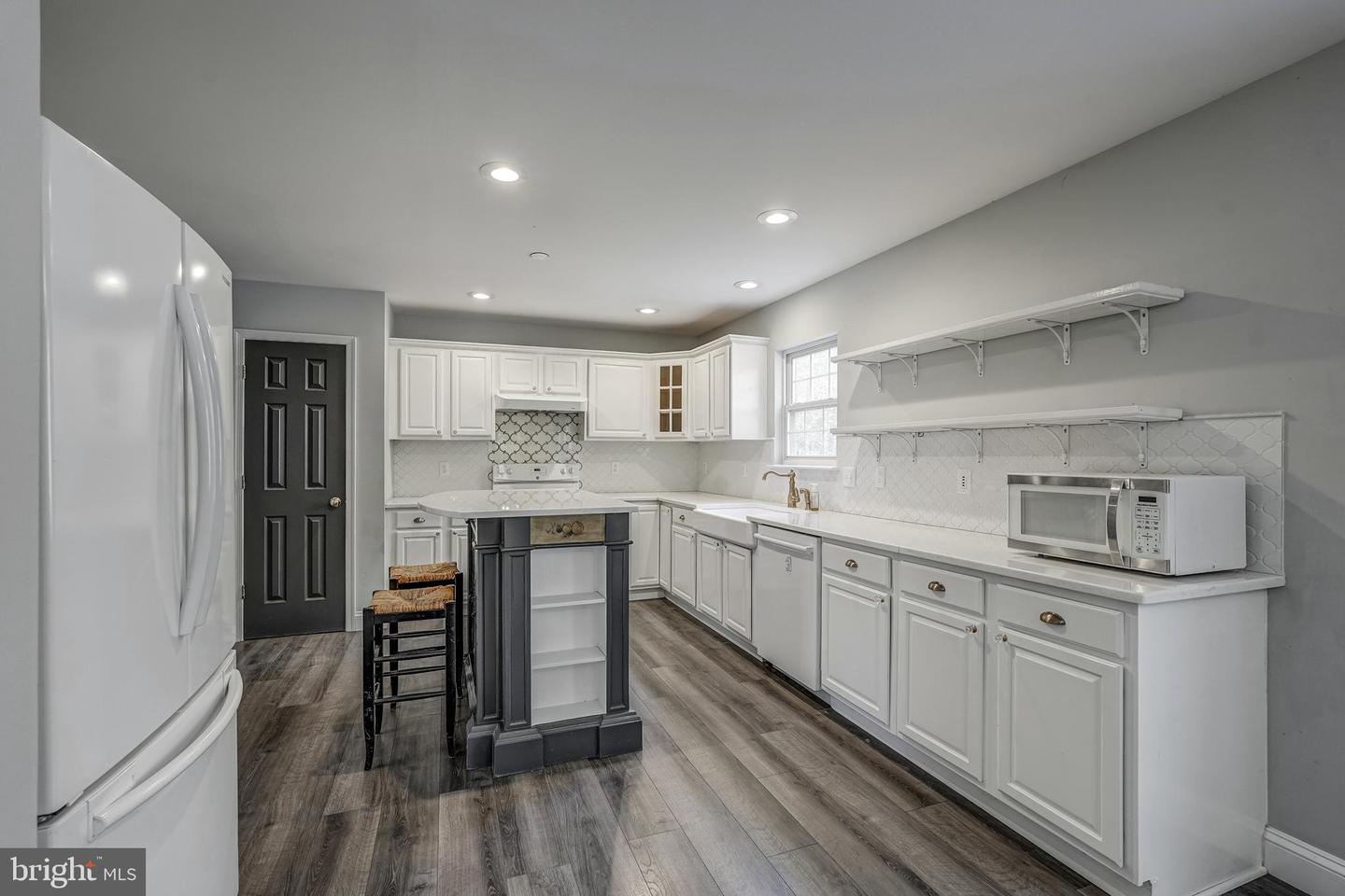 406 SAINT IVY AVE, TROY, Virginia 22974, 4 Bedrooms Bedrooms, 14 Rooms Rooms,2 BathroomsBathrooms,Residential,For sale,406 SAINT IVY AVE,VALA2008812 MLS # VALA2008812