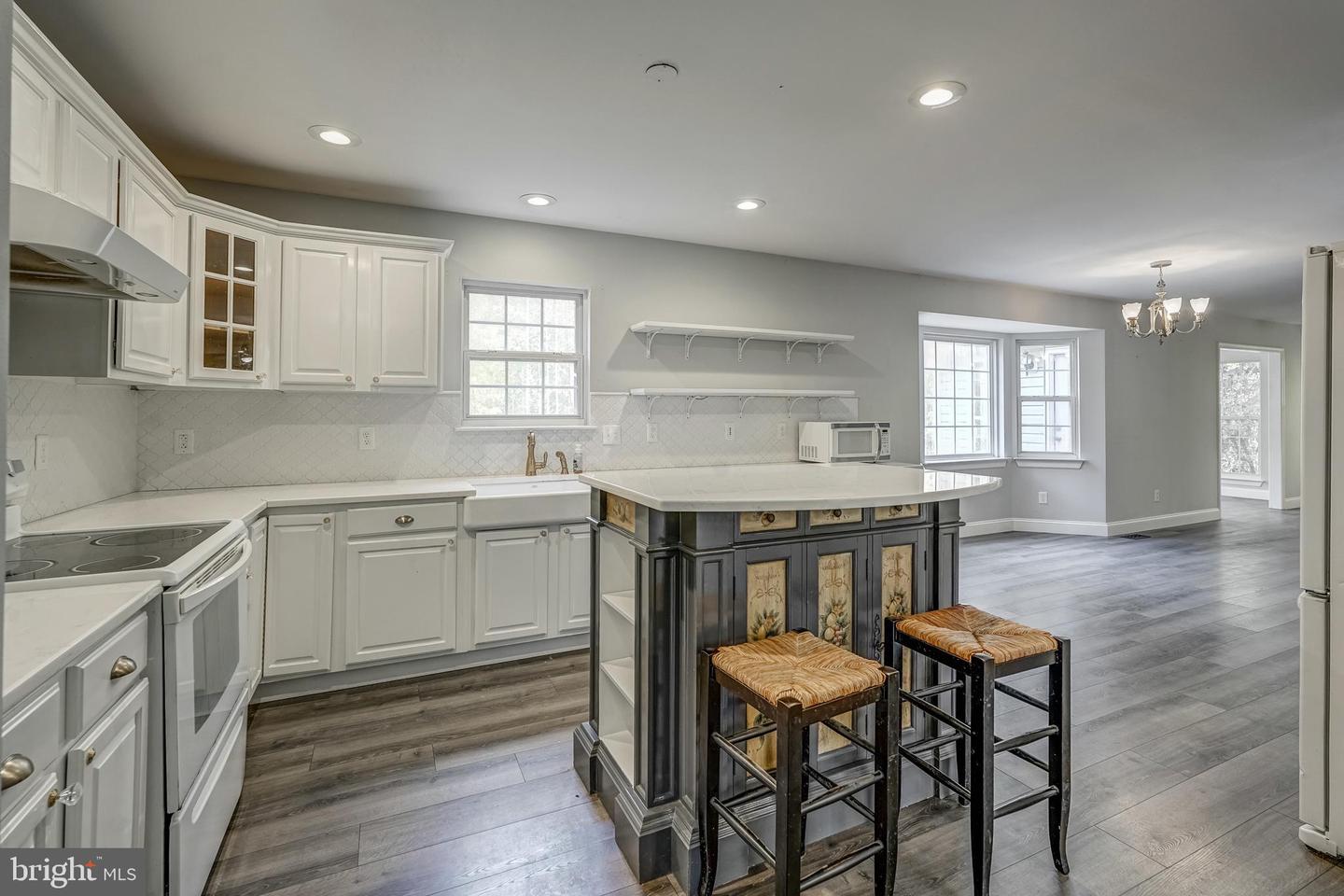 406 SAINT IVY AVE, TROY, Virginia 22974, 4 Bedrooms Bedrooms, 14 Rooms Rooms,2 BathroomsBathrooms,Residential,For sale,406 SAINT IVY AVE,VALA2008812 MLS # VALA2008812