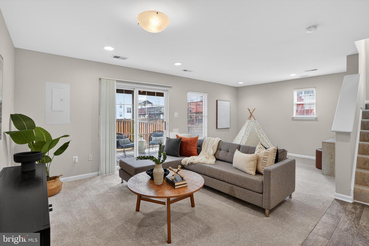 21758 FLORA SPRINGS TER, ASHBURN, Virginia 20147, 3 Bedrooms Bedrooms, ,2 BathroomsBathrooms,Residential,For sale,21758 FLORA SPRINGS TER,VALO2110522 MLS # VALO2110522