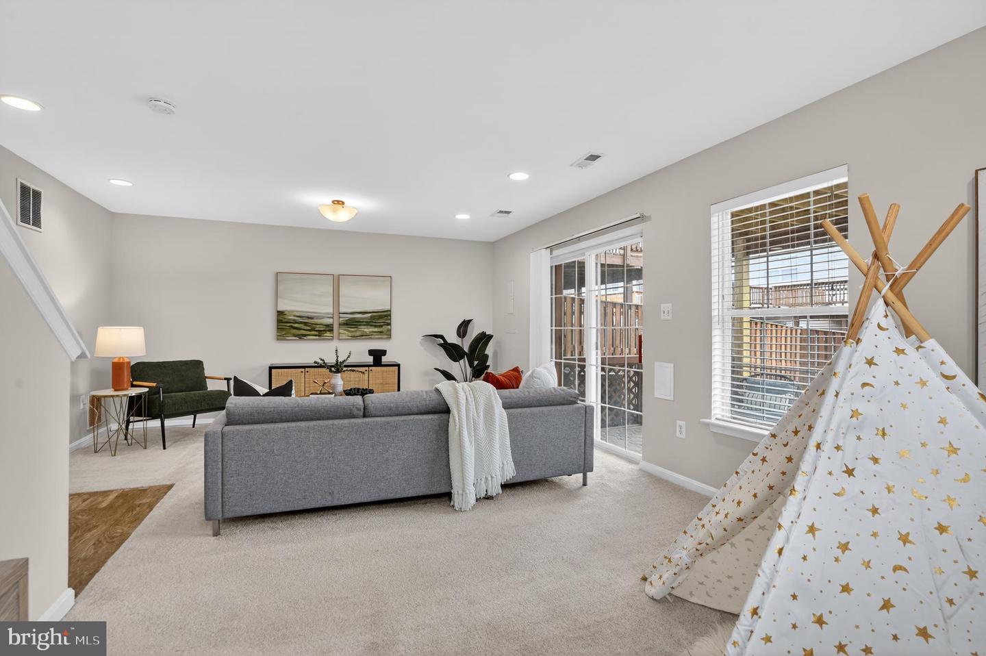 21758 FLORA SPRINGS TER, ASHBURN, Virginia 20147, 3 Bedrooms Bedrooms, ,2 BathroomsBathrooms,Residential,For sale,21758 FLORA SPRINGS TER,VALO2110522 MLS # VALO2110522