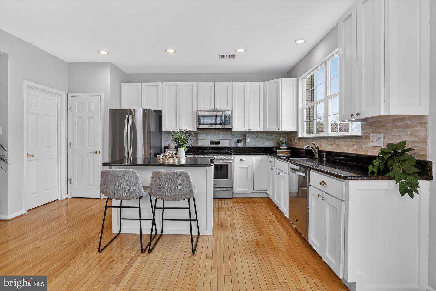 21758 FLORA SPRINGS TER, ASHBURN, Virginia 20147, 3 Bedrooms Bedrooms, ,2 BathroomsBathrooms,Residential,For sale,21758 FLORA SPRINGS TER,VALO2110522 MLS # VALO2110522