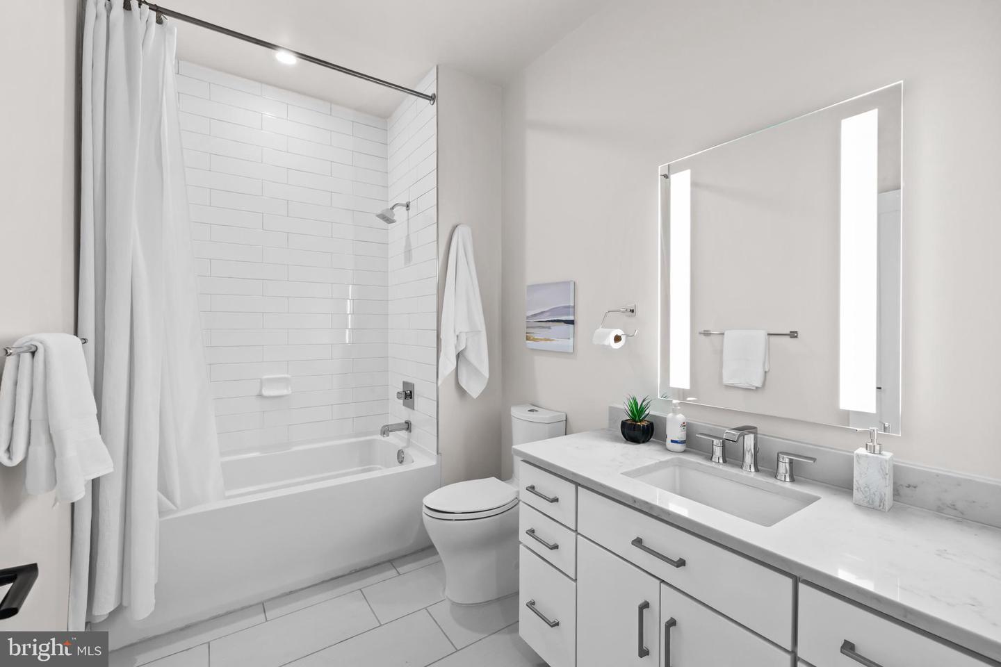 1411 KEY BLVD #304, ARLINGTON, Virginia 22209, 2 Bedrooms Bedrooms, ,2 BathroomsBathrooms,Residential,For sale,1411 KEY BLVD #304,VAAR2065976 MLS # VAAR2065976