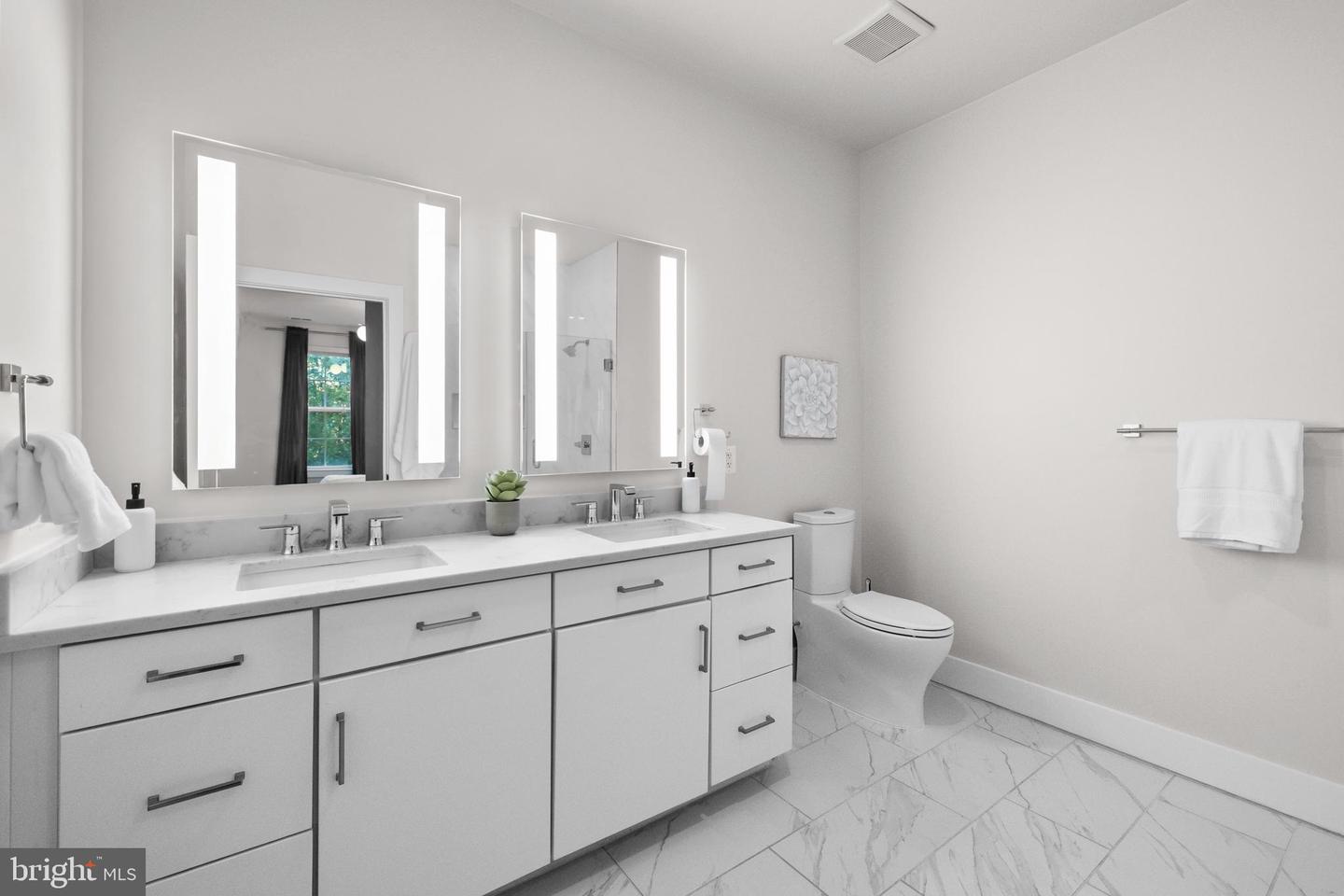 1411 KEY BLVD #304, ARLINGTON, Virginia 22209, 2 Bedrooms Bedrooms, ,2 BathroomsBathrooms,Residential,For sale,1411 KEY BLVD #304,VAAR2065976 MLS # VAAR2065976