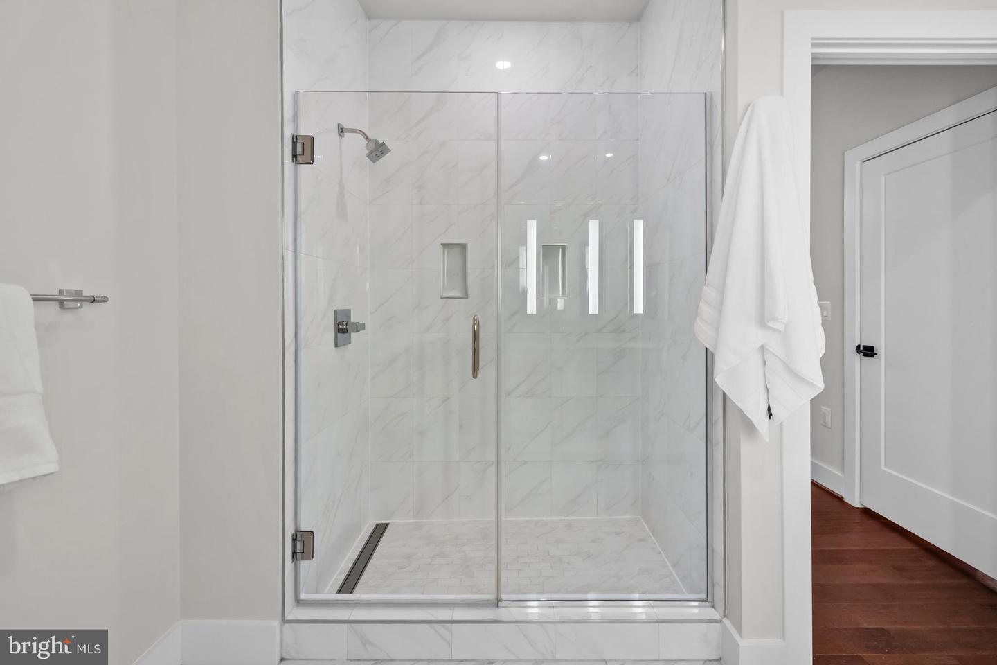 1411 KEY BLVD #304, ARLINGTON, Virginia 22209, 2 Bedrooms Bedrooms, ,2 BathroomsBathrooms,Residential,For sale,1411 KEY BLVD #304,VAAR2065976 MLS # VAAR2065976