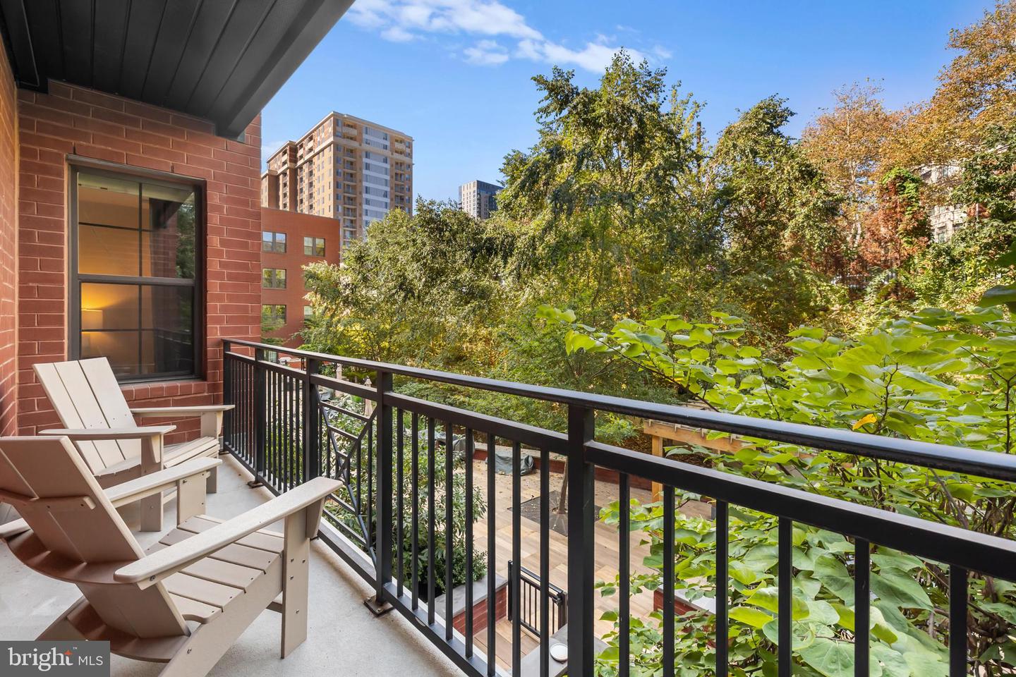 1411 KEY BLVD #304, ARLINGTON, Virginia 22209, 2 Bedrooms Bedrooms, ,2 BathroomsBathrooms,Residential,For sale,1411 KEY BLVD #304,VAAR2065976 MLS # VAAR2065976