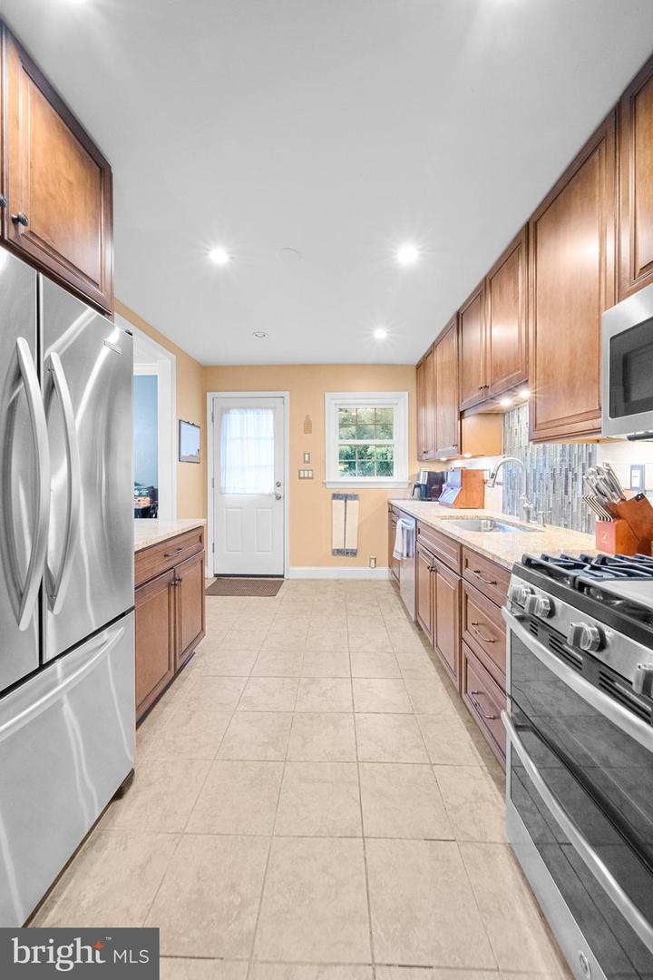 10600 SPRINGMANN DR, FAIRFAX, Virginia 22030, 3 Bedrooms Bedrooms, ,2 BathroomsBathrooms,Residential,For sale,10600 SPRINGMANN DR,VAFC2007446 MLS # VAFC2007446