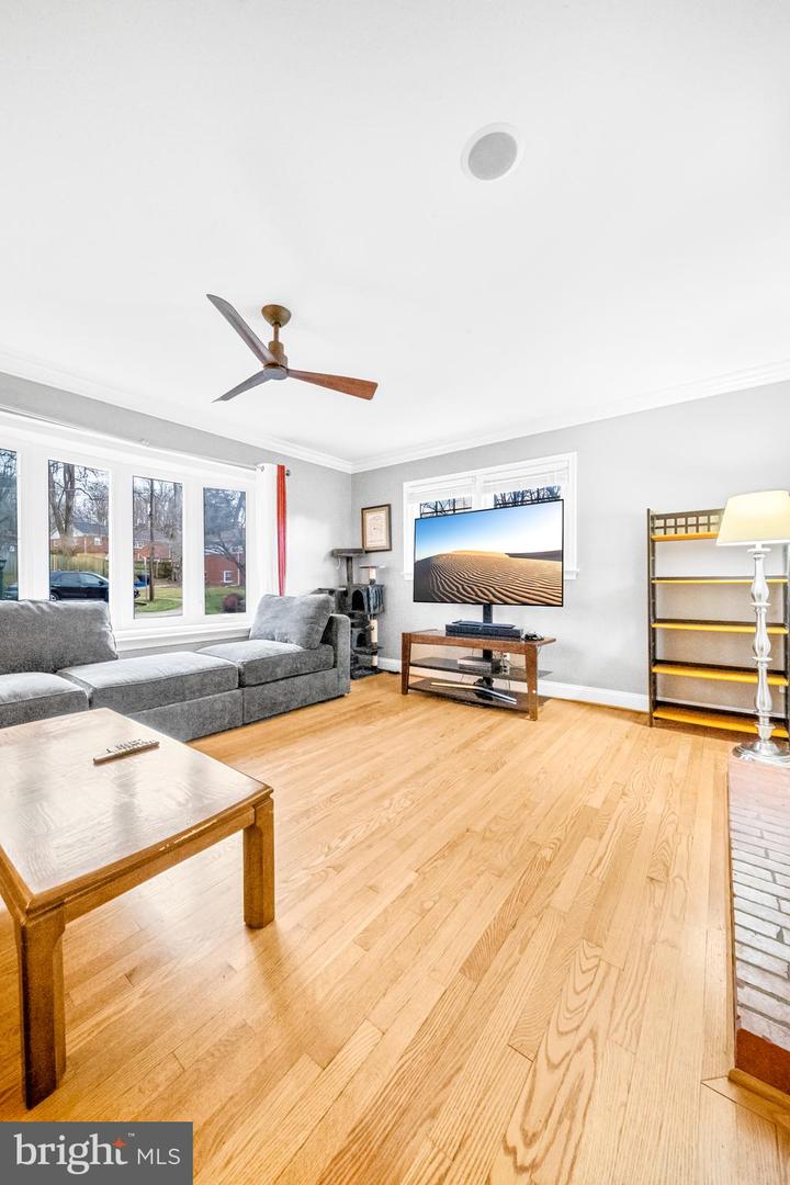 10600 SPRINGMANN DR, FAIRFAX, Virginia 22030, 3 Bedrooms Bedrooms, ,2 BathroomsBathrooms,Residential,For sale,10600 SPRINGMANN DR,VAFC2007446 MLS # VAFC2007446