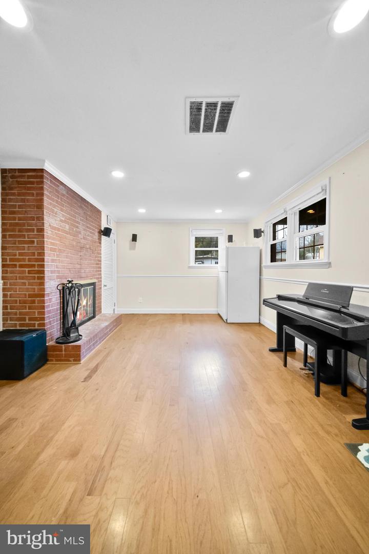 10600 SPRINGMANN DR, FAIRFAX, Virginia 22030, 3 Bedrooms Bedrooms, ,2 BathroomsBathrooms,Residential,For sale,10600 SPRINGMANN DR,VAFC2007446 MLS # VAFC2007446