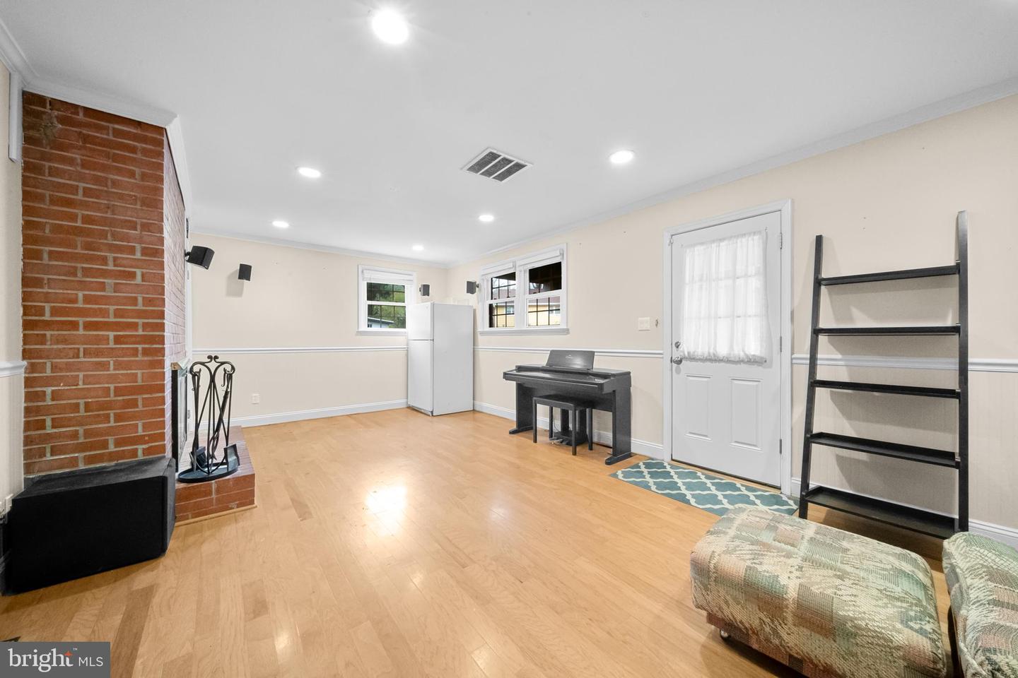 10600 SPRINGMANN DR, FAIRFAX, Virginia 22030, 3 Bedrooms Bedrooms, ,2 BathroomsBathrooms,Residential,For sale,10600 SPRINGMANN DR,VAFC2007446 MLS # VAFC2007446