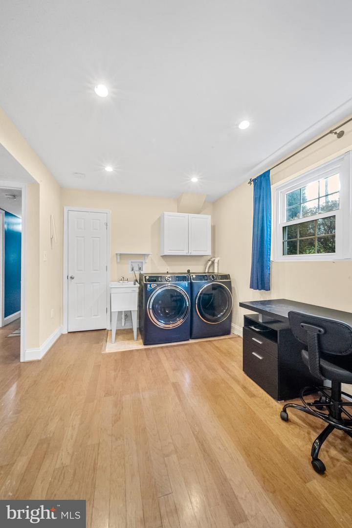 10600 SPRINGMANN DR, FAIRFAX, Virginia 22030, 3 Bedrooms Bedrooms, ,2 BathroomsBathrooms,Residential,For sale,10600 SPRINGMANN DR,VAFC2007446 MLS # VAFC2007446