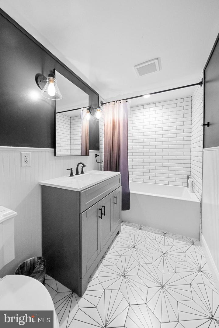 10600 SPRINGMANN DR, FAIRFAX, Virginia 22030, 3 Bedrooms Bedrooms, ,2 BathroomsBathrooms,Residential,For sale,10600 SPRINGMANN DR,VAFC2007446 MLS # VAFC2007446