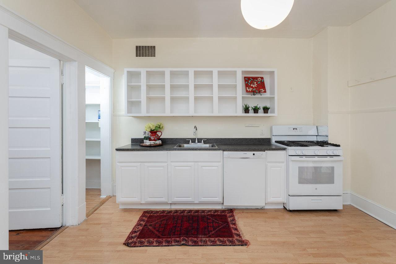 775 COLLICELLO ST, HARRISONBURG, Virginia 22802, 3 Bedrooms Bedrooms, ,1 BathroomBathrooms,Residential,For sale,775 COLLICELLO ST,VAHC2000516 MLS # VAHC2000516