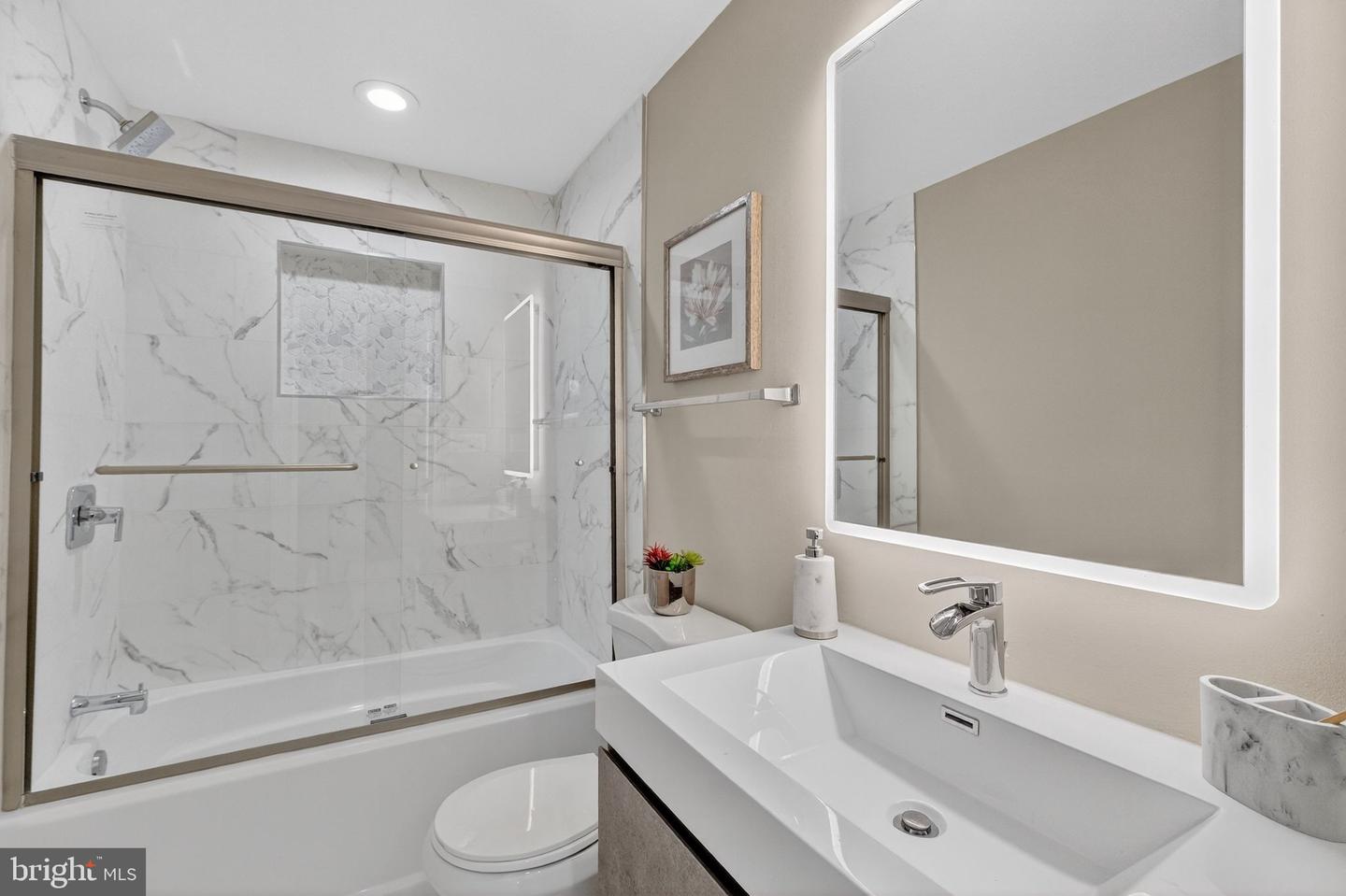 3151 NEWTON ST NE, WASHINGTON, District Of Columbia 20018, 5 Bedrooms Bedrooms, ,6 BathroomsBathrooms,Residential,For sale,3151 NEWTON ST NE,DCDC2232268 MLS # DCDC2232268