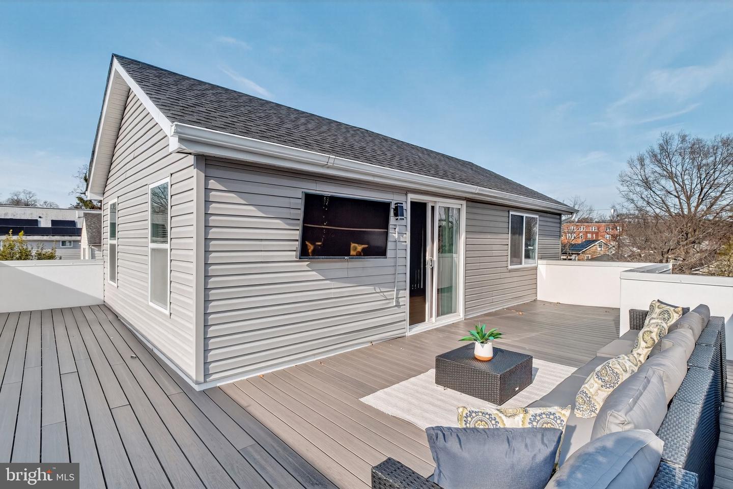 3151 NEWTON ST NE, WASHINGTON, District Of Columbia 20018, 5 Bedrooms Bedrooms, ,6 BathroomsBathrooms,Residential,For sale,3151 NEWTON ST NE,DCDC2232268 MLS # DCDC2232268