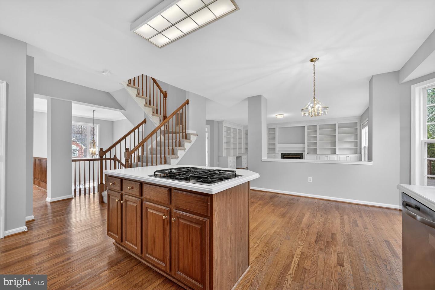 5791 VALLEY VIEW DR, ALEXANDRIA, Virginia 22310, 5 Bedrooms Bedrooms, ,4 BathroomsBathrooms,Residential,For sale,5791 VALLEY VIEW DR,VAFX2279826 MLS # VAFX2279826