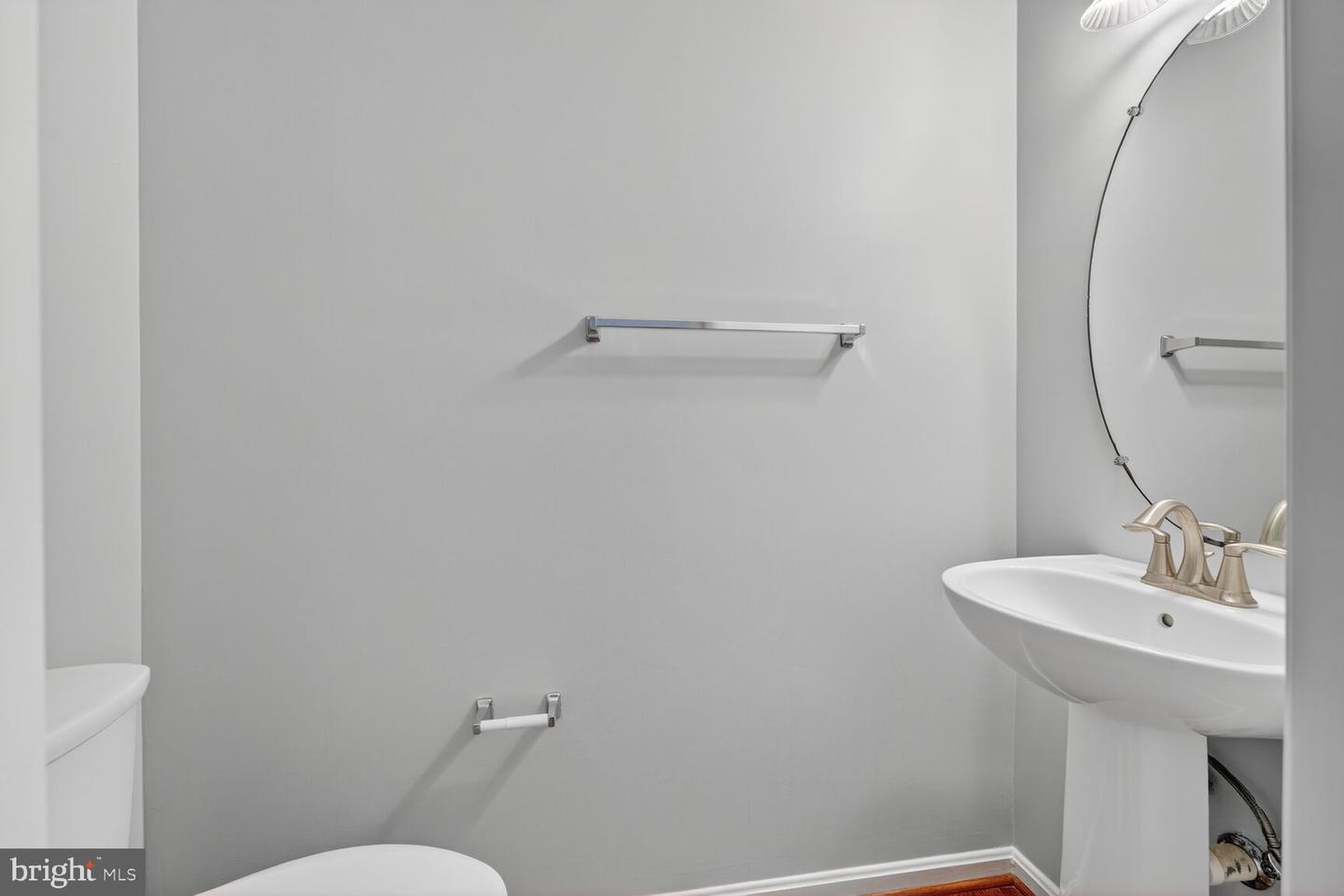 5791 VALLEY VIEW DR, ALEXANDRIA, Virginia 22310, 5 Bedrooms Bedrooms, ,4 BathroomsBathrooms,Residential,For sale,5791 VALLEY VIEW DR,VAFX2279826 MLS # VAFX2279826