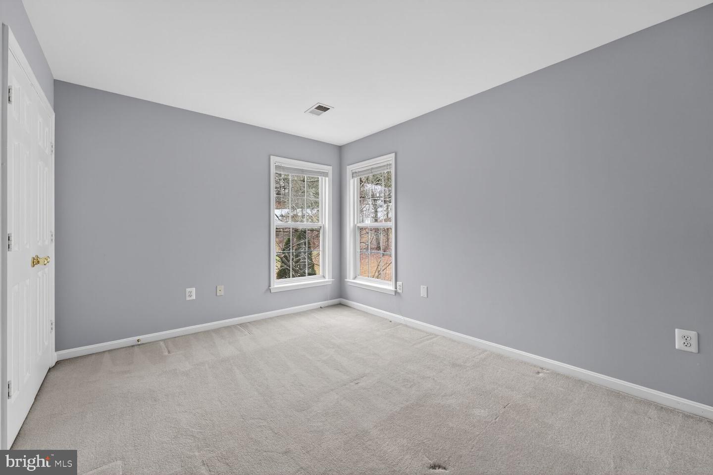 5791 VALLEY VIEW DR, ALEXANDRIA, Virginia 22310, 5 Bedrooms Bedrooms, ,4 BathroomsBathrooms,Residential,For sale,5791 VALLEY VIEW DR,VAFX2279826 MLS # VAFX2279826