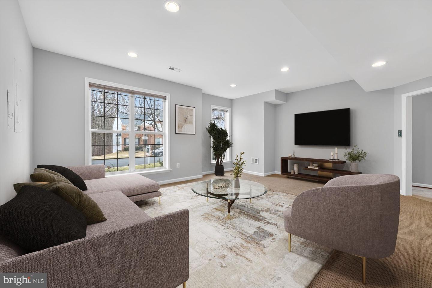 5791 VALLEY VIEW DR, ALEXANDRIA, Virginia 22310, 5 Bedrooms Bedrooms, ,4 BathroomsBathrooms,Residential,For sale,5791 VALLEY VIEW DR,VAFX2279826 MLS # VAFX2279826