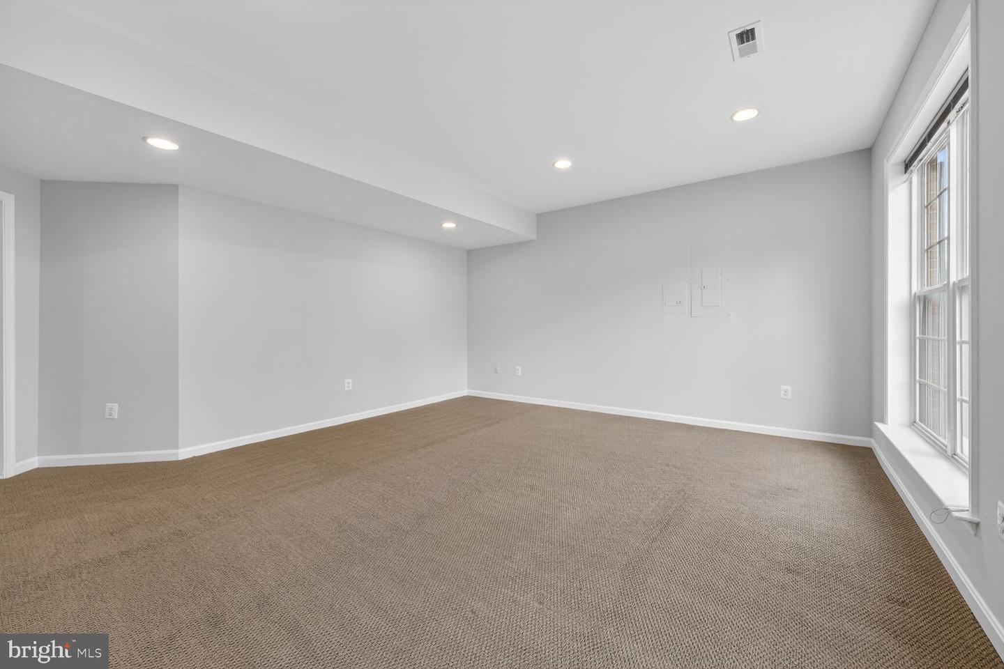 5791 VALLEY VIEW DR, ALEXANDRIA, Virginia 22310, 5 Bedrooms Bedrooms, ,4 BathroomsBathrooms,Residential,For sale,5791 VALLEY VIEW DR,VAFX2279826 MLS # VAFX2279826