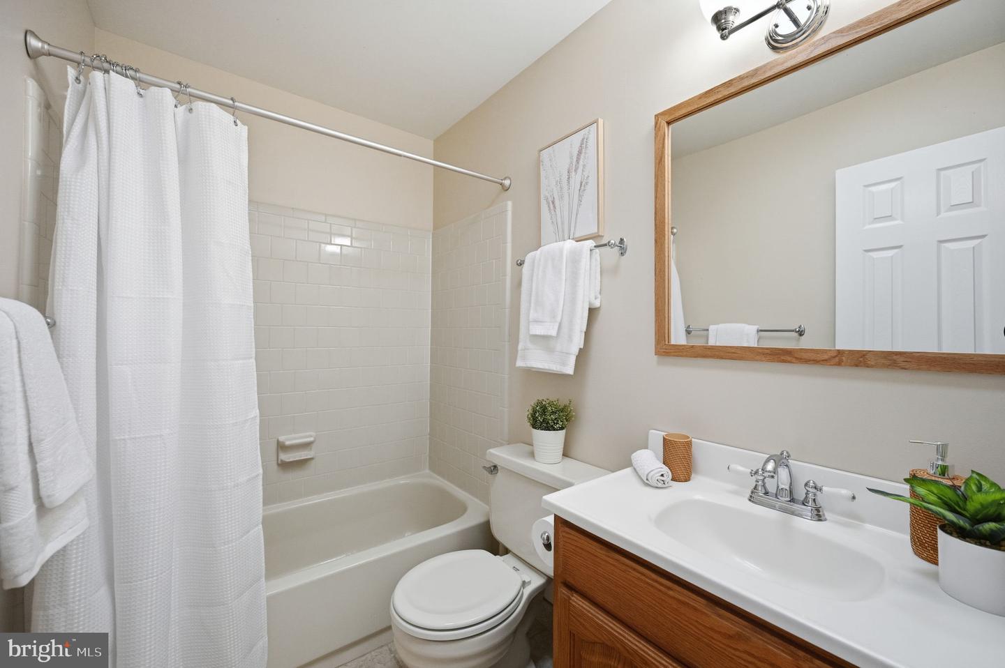 9322 ELK DR, SPRINGFIELD, Virginia 22153, 4 Bedrooms Bedrooms, ,3 BathroomsBathrooms,Residential,For sale,9322 ELK DR,VAFX2280064 MLS # VAFX2280064 9322 ELK DR, SPRINGFIELD, Virginia 22153, 4 Bedrooms Bedrooms, ,3 BathroomsBathrooms,Residential,For sale,9322 ELK DR,VAFX2280064 MLS # VAFX2280064