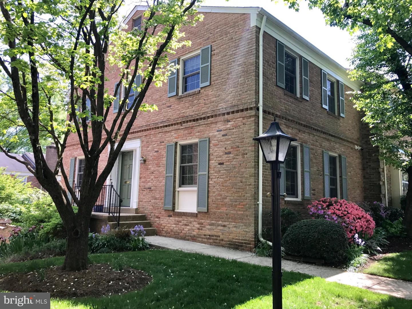 9311 CLANBROOK CT, FAIRFAX, Virginia 22031, 3 Bedrooms Bedrooms, 9 Rooms Rooms,2 BathroomsBathrooms,Residential,For sale,9311 CLANBROOK CT,VAFX2280098 MLS # VAFX2280098