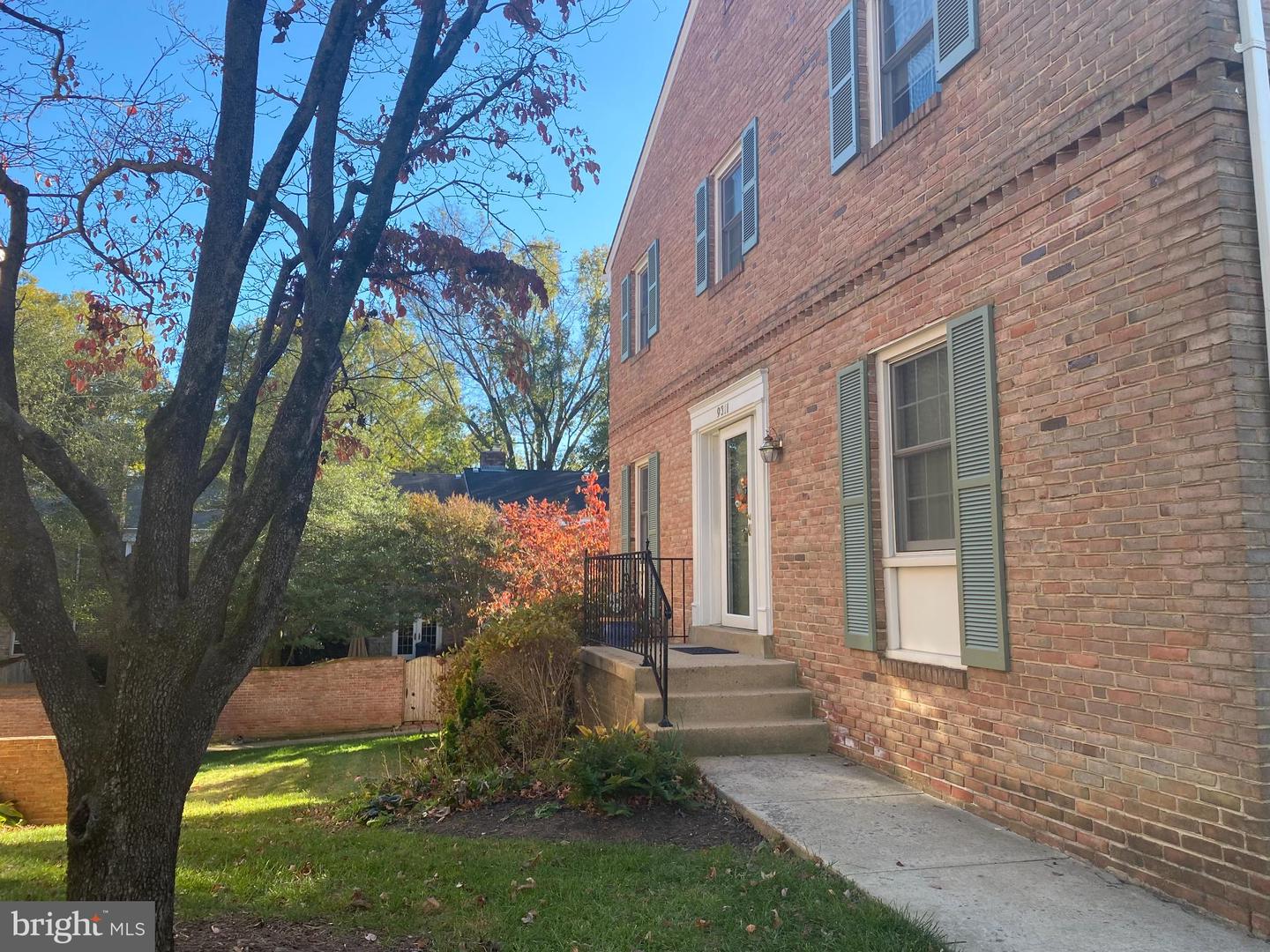 9311 CLANBROOK CT, FAIRFAX, Virginia 22031, 3 Bedrooms Bedrooms, 9 Rooms Rooms,2 BathroomsBathrooms,Residential,For sale,9311 CLANBROOK CT,VAFX2280098 MLS # VAFX2280098