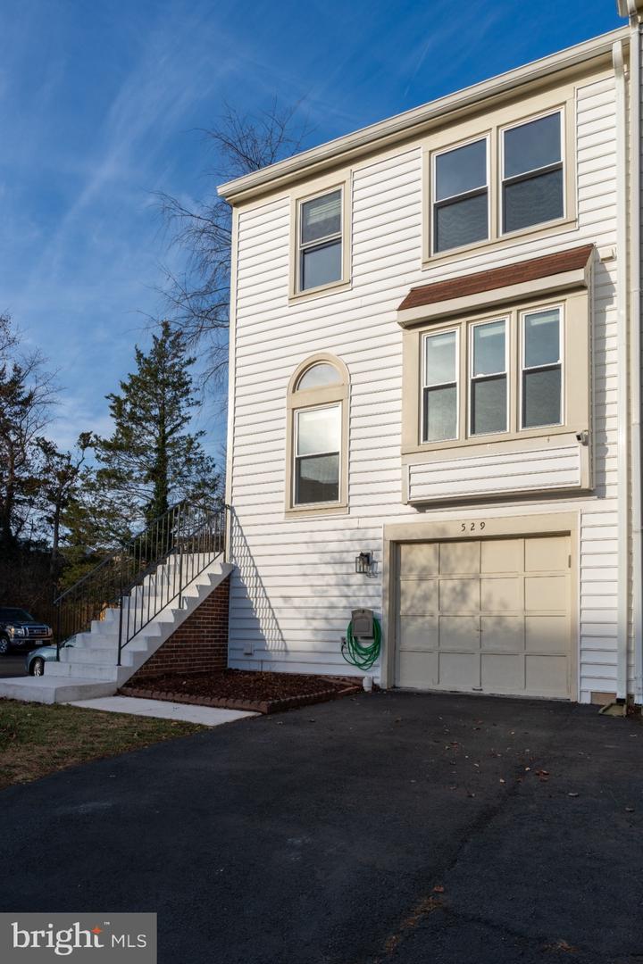 529 DAKOTA DR, HERNDON, Virginia 20170, 4 Bedrooms Bedrooms, ,3 BathroomsBathrooms,Residential,For sale,529 DAKOTA DR,VAFX2280138 MLS # VAFX2280138 529 DAKOTA DR, HERNDON, Virginia 20170, 4 Bedrooms Bedrooms, ,3 BathroomsBathrooms,Residential,For sale,529 DAKOTA DR,VAFX2280138 MLS # VAFX2280138