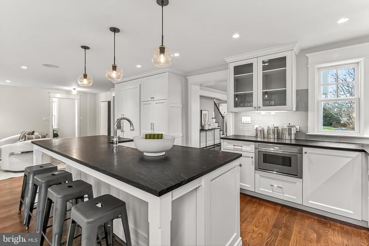 1007 N SYCAMORE ST, FALLS CHURCH, Virginia 22046, 5 Bedrooms Bedrooms, ,4 BathroomsBathrooms,Residential,For sale,1007 N SYCAMORE ST,VAFA2003464 MLS # VAFA2003464