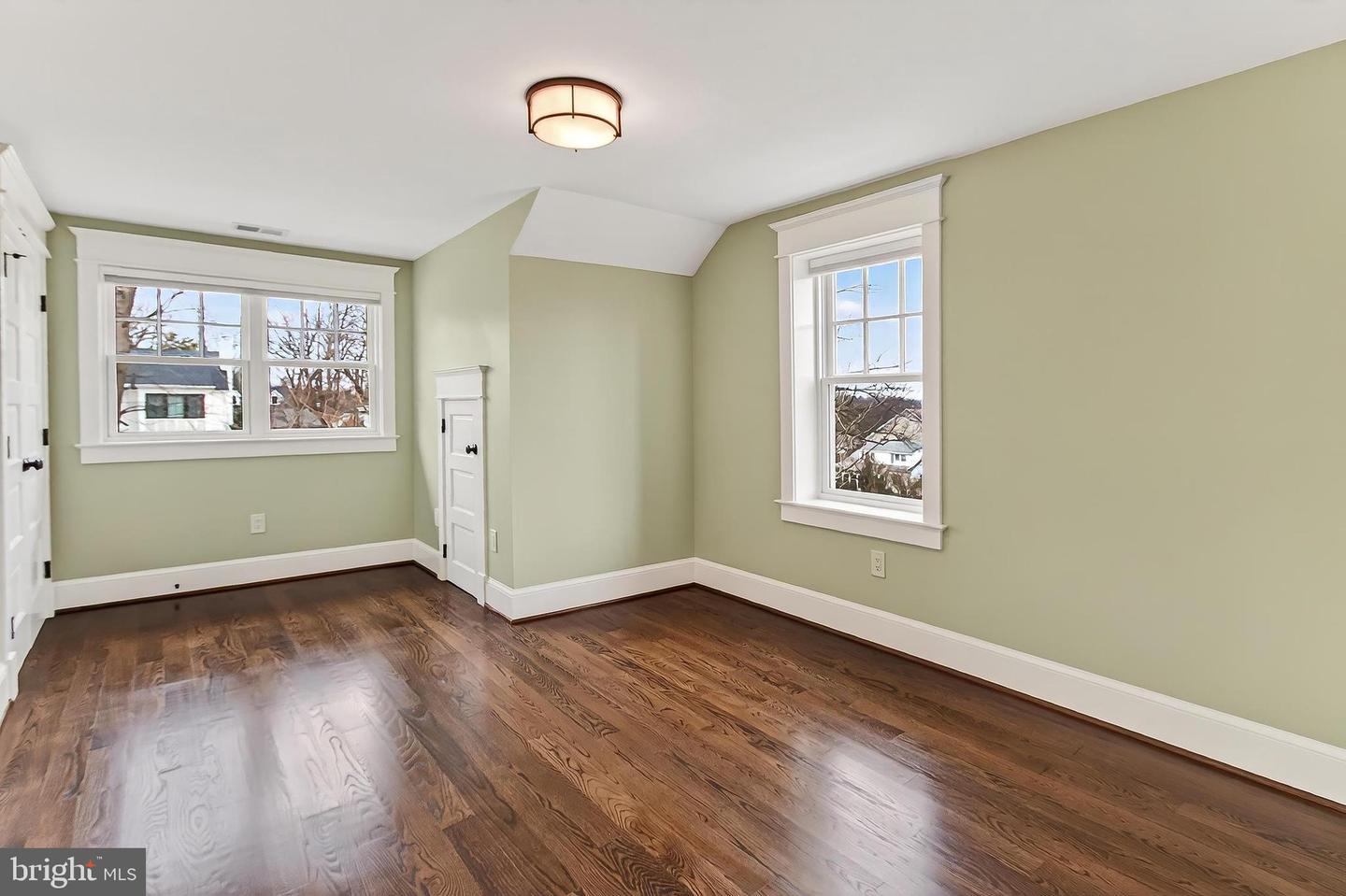 1007 N SYCAMORE ST, FALLS CHURCH, Virginia 22046, 5 Bedrooms Bedrooms, ,4 BathroomsBathrooms,Residential,For sale,1007 N SYCAMORE ST,VAFA2003464 MLS # VAFA2003464