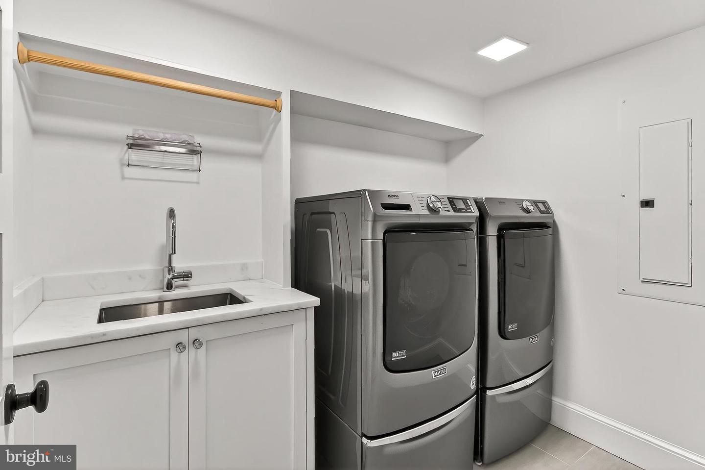 1007 N SYCAMORE ST, FALLS CHURCH, Virginia 22046, 5 Bedrooms Bedrooms, ,4 BathroomsBathrooms,Residential,For sale,1007 N SYCAMORE ST,VAFA2003464 MLS # VAFA2003464