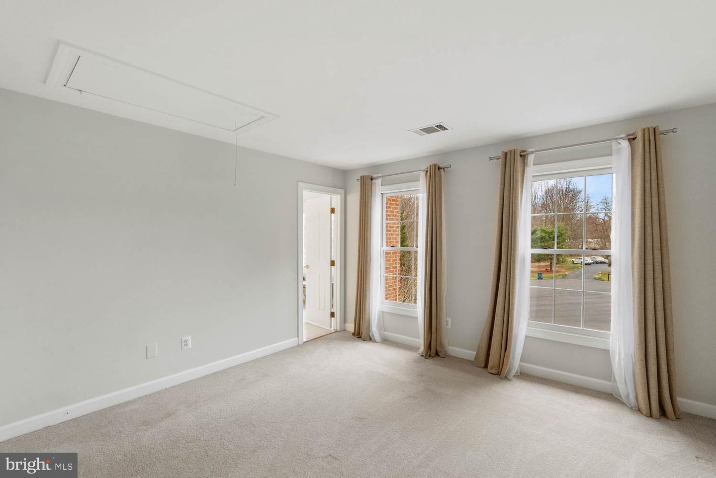 1050 NORTHFALLS CT, GREAT FALLS, Virginia 22066, 6 Bedrooms Bedrooms, ,4 BathroomsBathrooms,Residential,For sale,1050 NORTHFALLS CT,VAFX2280240 MLS # VAFX2280240