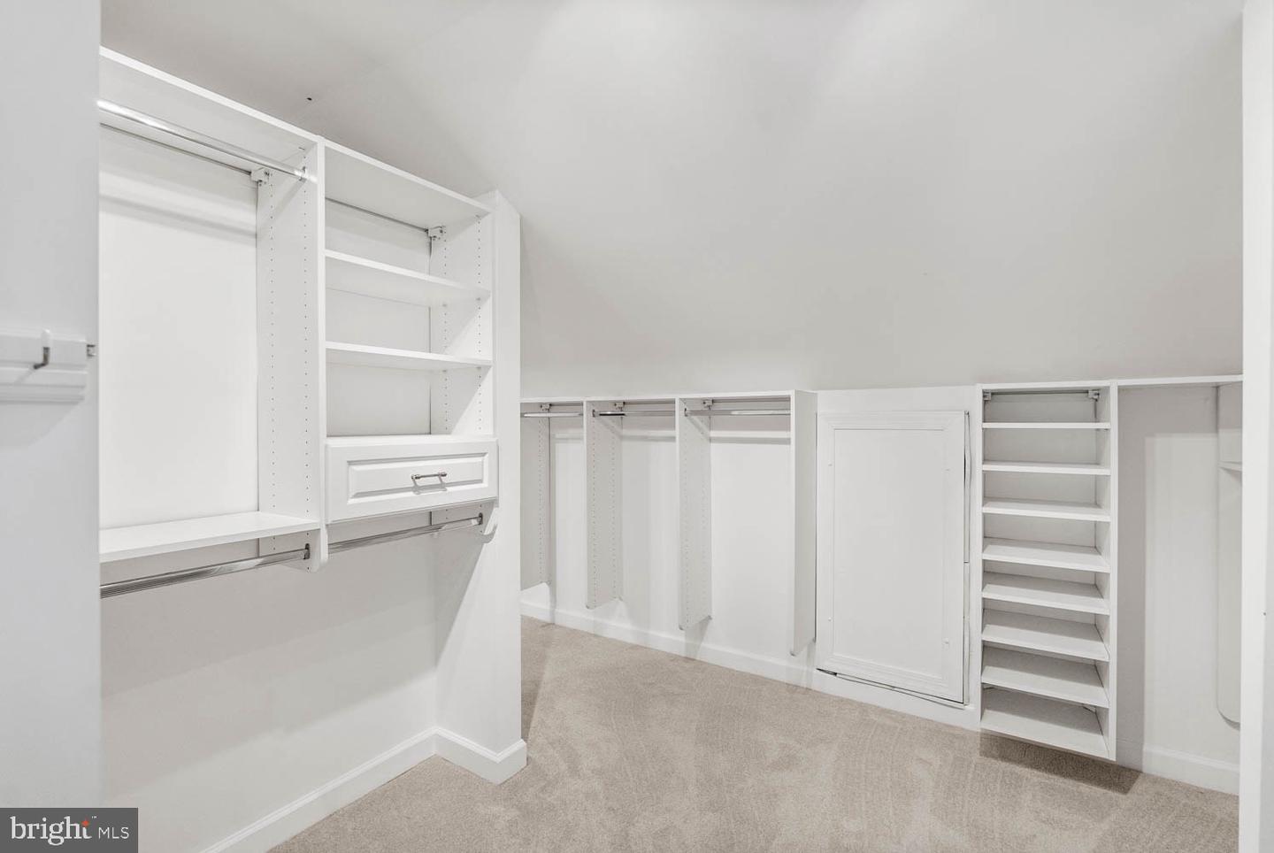 1050 NORTHFALLS CT, GREAT FALLS, Virginia 22066, 6 Bedrooms Bedrooms, ,4 BathroomsBathrooms,Residential,For sale,1050 NORTHFALLS CT,VAFX2280240 MLS # VAFX2280240