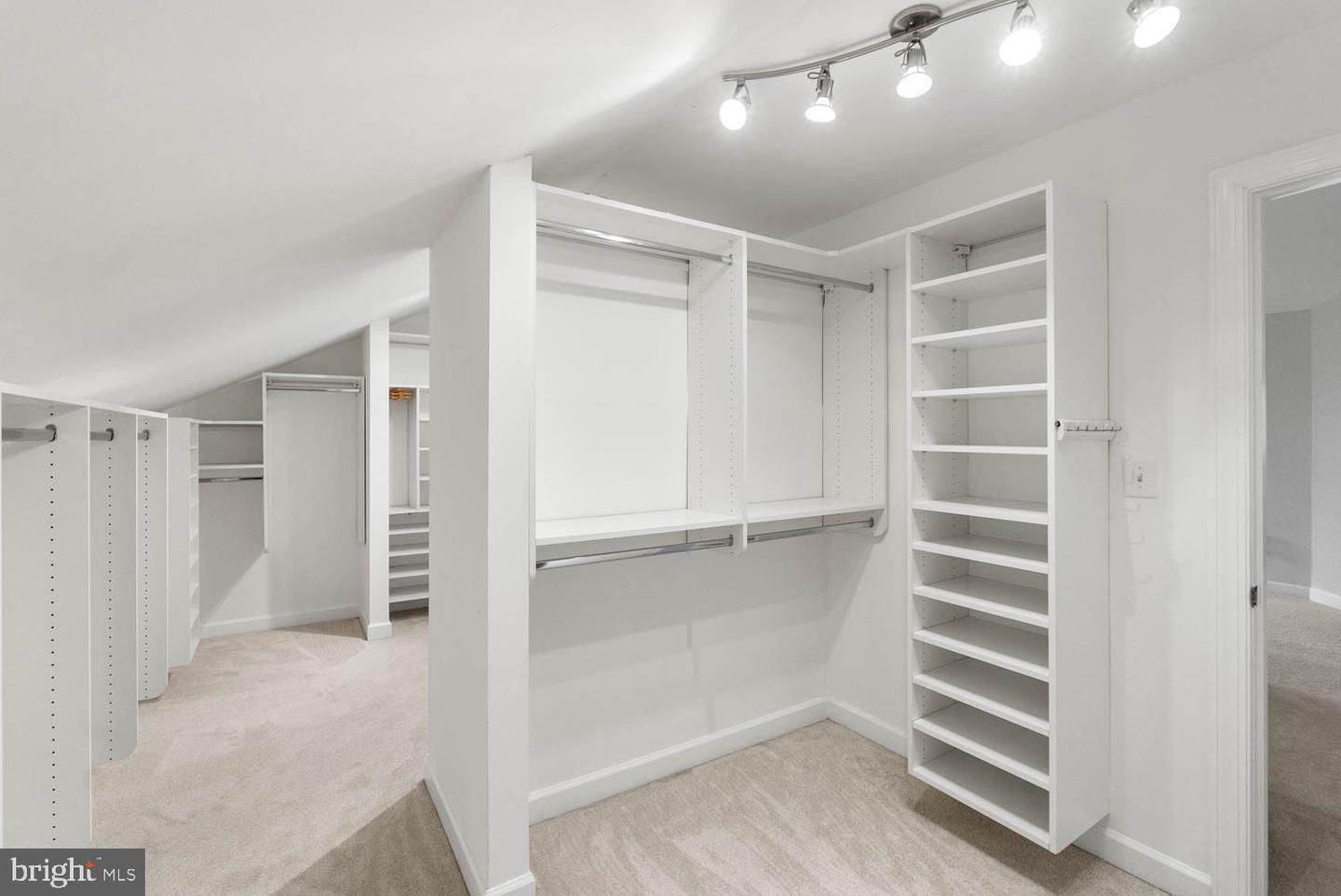 1050 NORTHFALLS CT, GREAT FALLS, Virginia 22066, 6 Bedrooms Bedrooms, ,4 BathroomsBathrooms,Residential,For sale,1050 NORTHFALLS CT,VAFX2280240 MLS # VAFX2280240