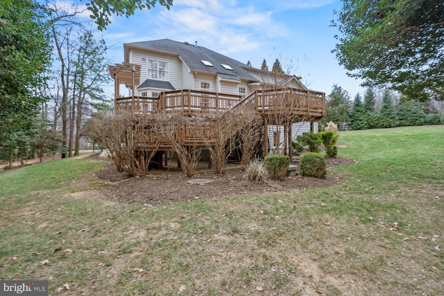 1050 NORTHFALLS CT, GREAT FALLS, Virginia 22066, 6 Bedrooms Bedrooms, ,4 BathroomsBathrooms,Residential,For sale,1050 NORTHFALLS CT,VAFX2280240 MLS # VAFX2280240