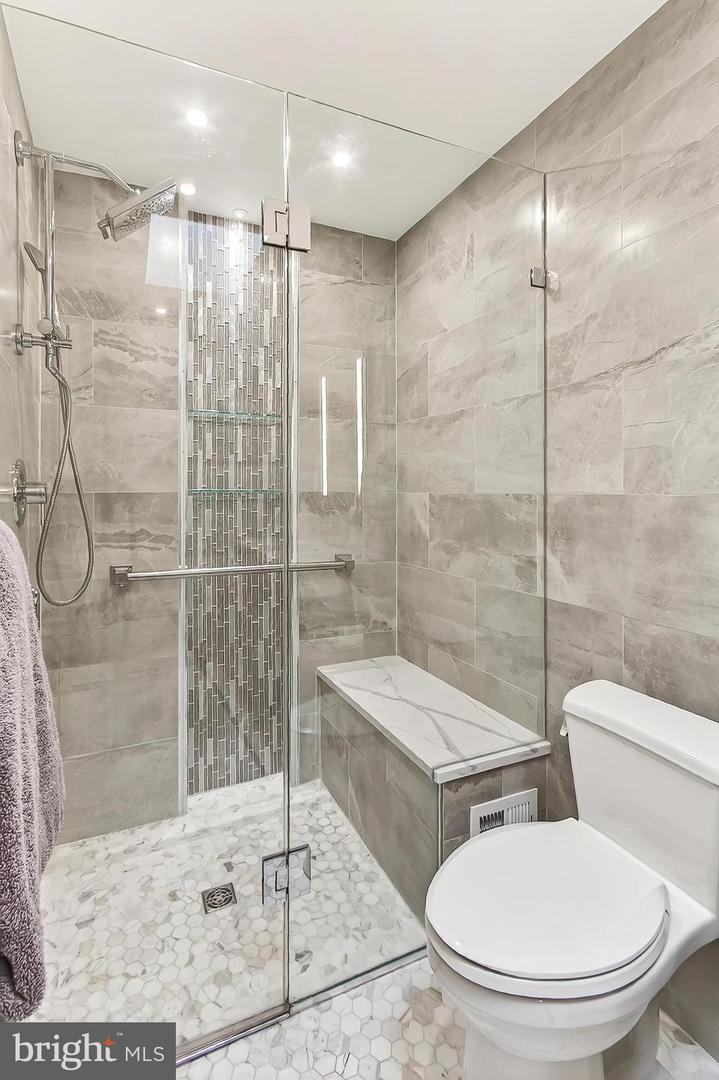 221 GUNDRY DR, FALLS CHURCH, Virginia 22046, 3 Bedrooms Bedrooms, ,3 BathroomsBathrooms,Residential,For sale,221 GUNDRY DR,VAFA2003476 MLS # VAFA2003476