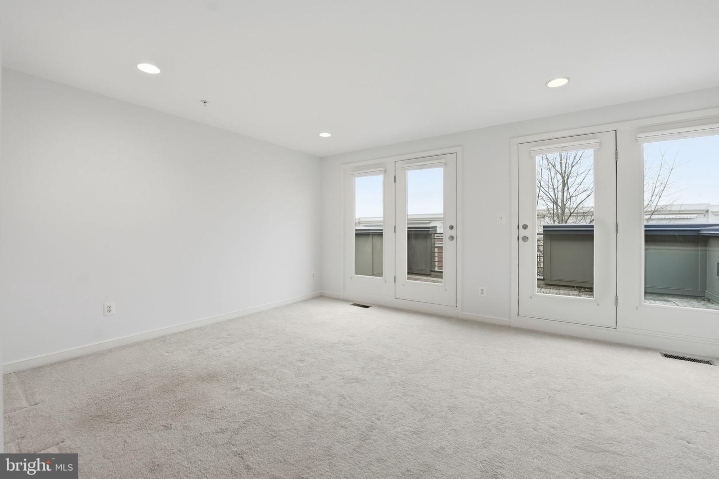 2993 ESKRIDGE RD, FAIRFAX, Virginia 22031, 4 Bedrooms Bedrooms, ,4 BathroomsBathrooms,Residential,For sale,2993 ESKRIDGE RD,VAFX2281564 MLS # VAFX2281564