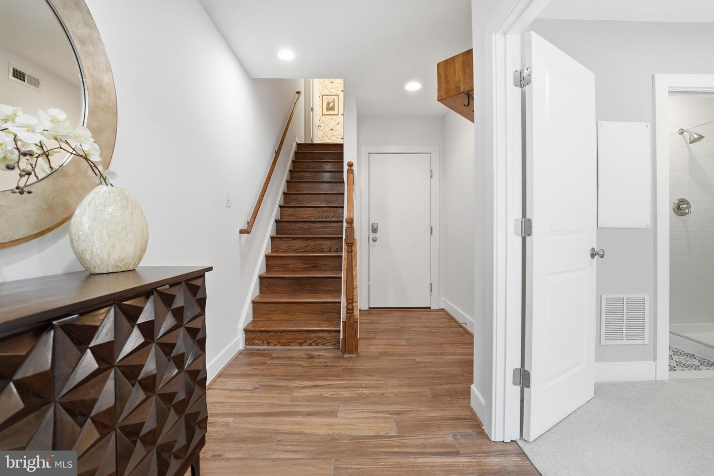 2993 ESKRIDGE RD, FAIRFAX, Virginia 22031, 4 Bedrooms Bedrooms, ,4 BathroomsBathrooms,Residential,For sale,2993 ESKRIDGE RD,VAFX2281564 MLS # VAFX2281564