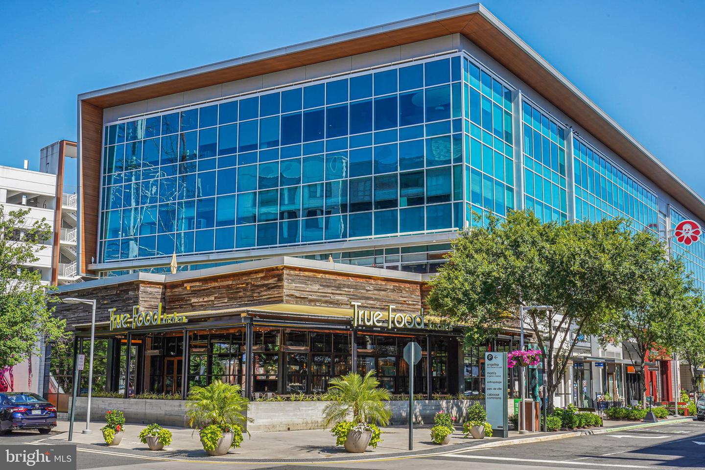 2993 ESKRIDGE RD, FAIRFAX, Virginia 22031, 4 Bedrooms Bedrooms, ,4 BathroomsBathrooms,Residential,For sale,2993 ESKRIDGE RD,VAFX2281564 MLS # VAFX2281564