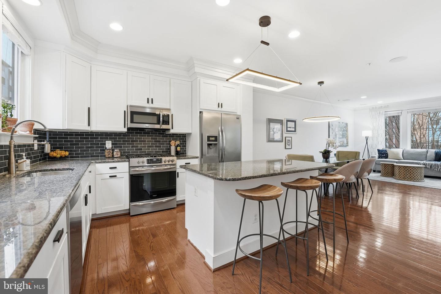 2993 ESKRIDGE RD, FAIRFAX, Virginia 22031, 4 Bedrooms Bedrooms, ,4 BathroomsBathrooms,Residential,For sale,2993 ESKRIDGE RD,VAFX2281564 MLS # VAFX2281564