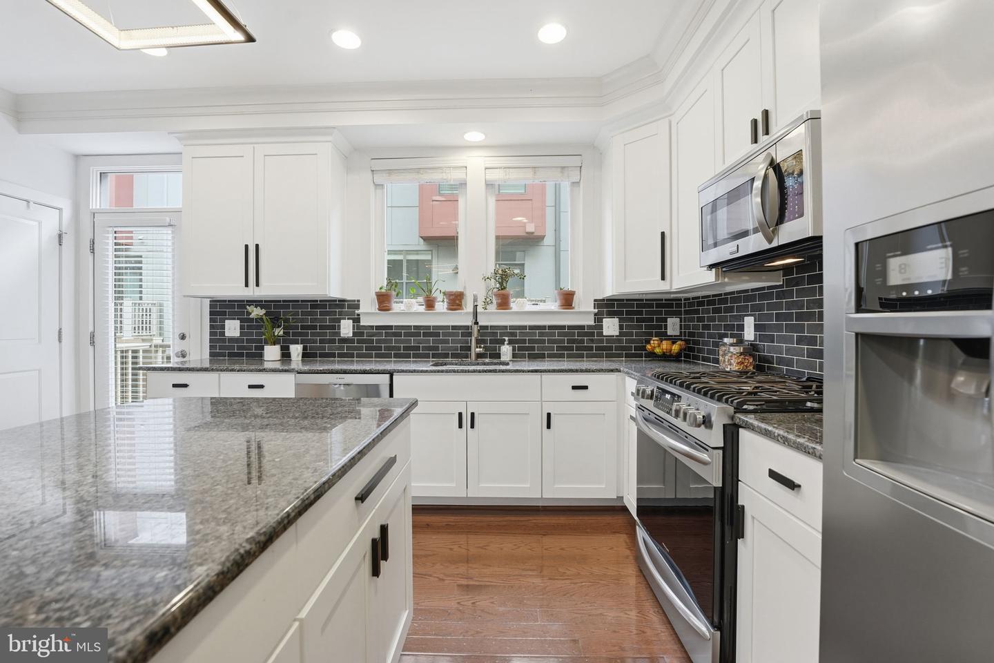 2993 ESKRIDGE RD, FAIRFAX, Virginia 22031, 4 Bedrooms Bedrooms, ,4 BathroomsBathrooms,Residential,For sale,2993 ESKRIDGE RD,VAFX2281564 MLS # VAFX2281564