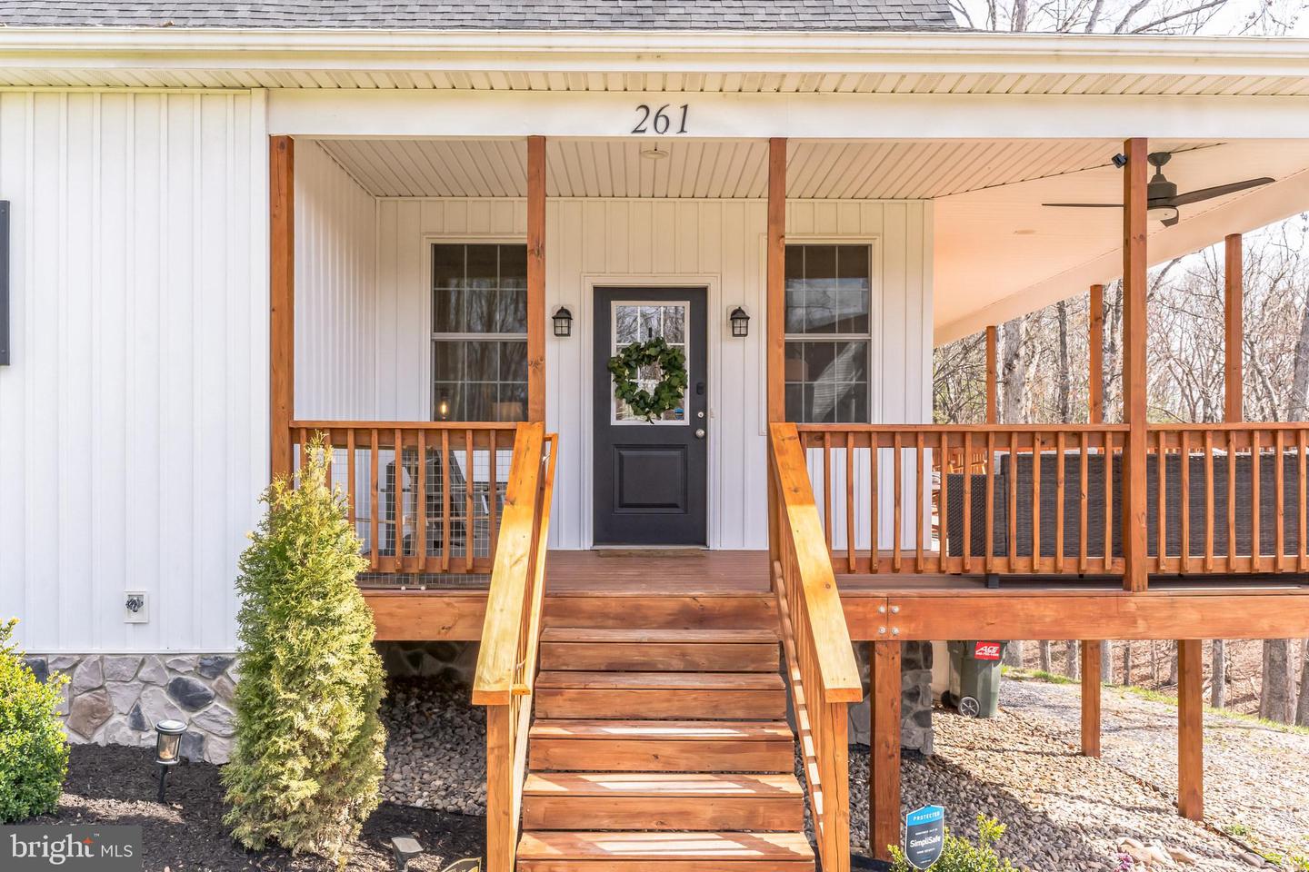 261 SUNSET VILLAGE RD, FRONT ROYAL, Virginia 22630, 3 Bedrooms Bedrooms, 3 Rooms Rooms,3 BathroomsBathrooms,Residential,For sale,261 SUNSET VILLAGE RD,VAWR2012910 MLS # VAWR2012910